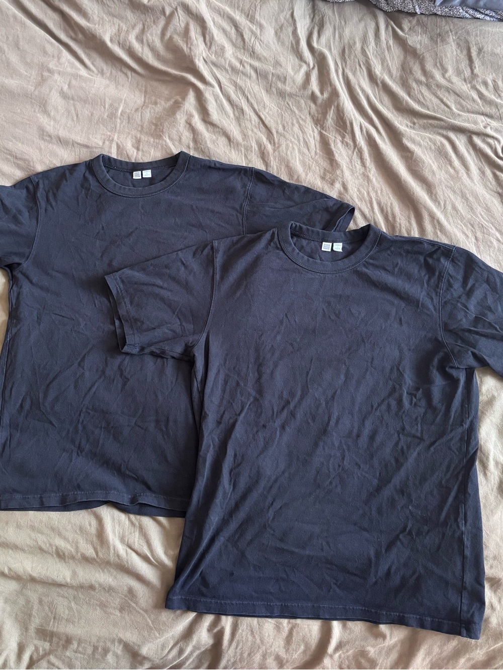 2 Uniqlo U Heavyweight Tees
